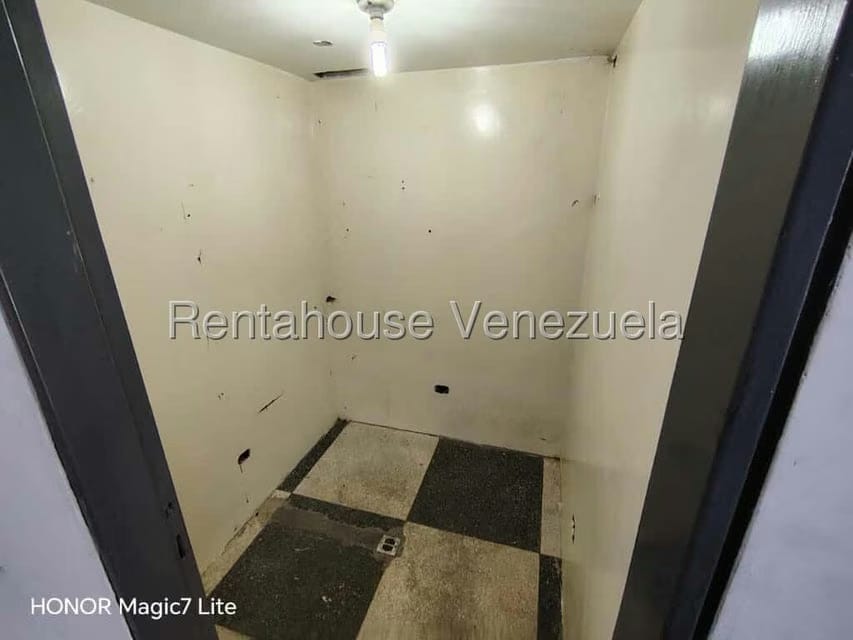 Comercial (Local Comercial) en Alquiler en Parroquia La Candelaria, Distrito Metropolitano - 18