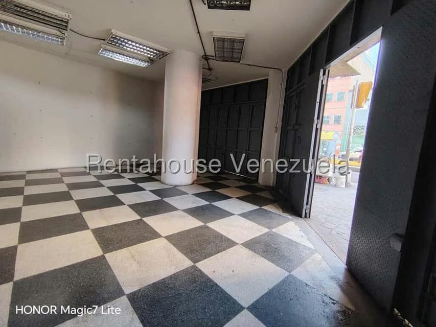 Comercial (Local Comercial) en Alquiler en Parroquia La Candelaria, Distrito Metropolitano - 3
