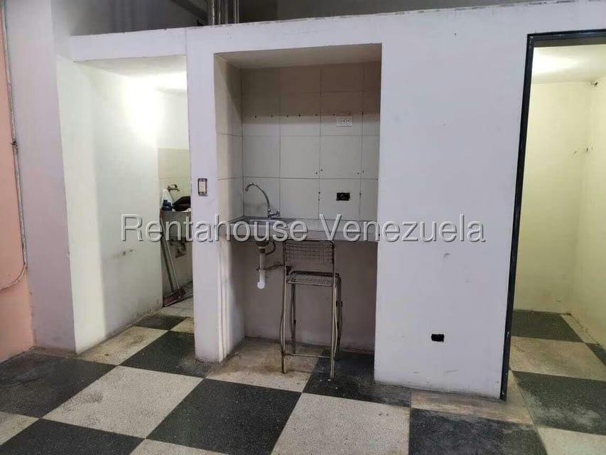 Comercial (Local Comercial) en Alquiler en Parroquia La Candelaria, Distrito Metropolitano - 21