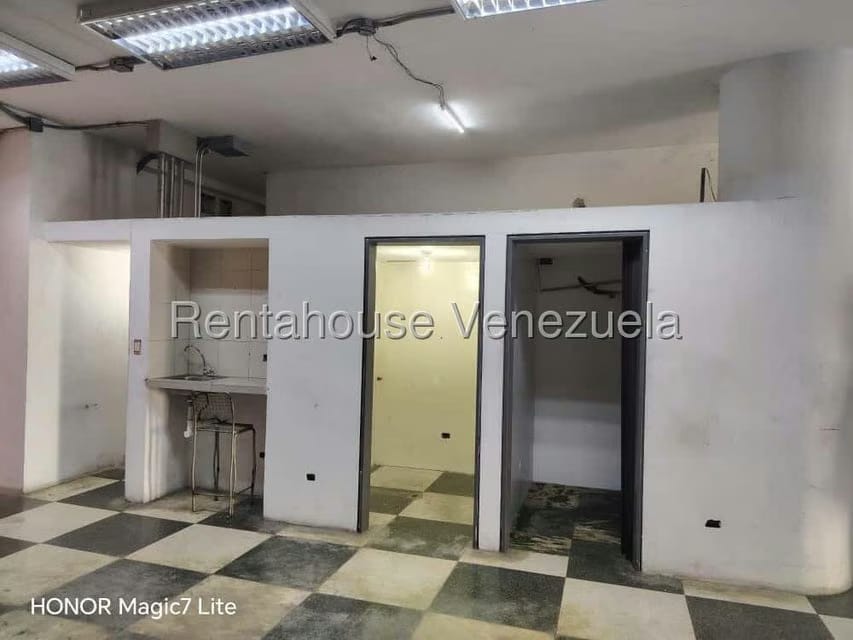 Comercial (Local Comercial) en Alquiler en Parroquia La Candelaria, Distrito Metropolitano - 22