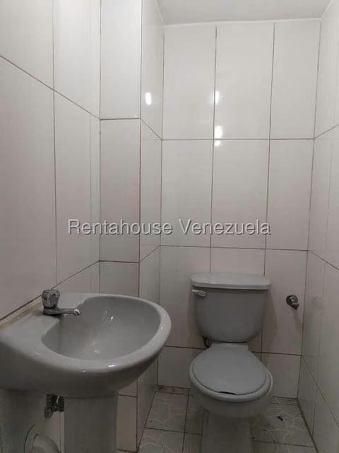 Comercial (Local Comercial) en Alquiler en Parroquia La Candelaria, Distrito Metropolitano - 25