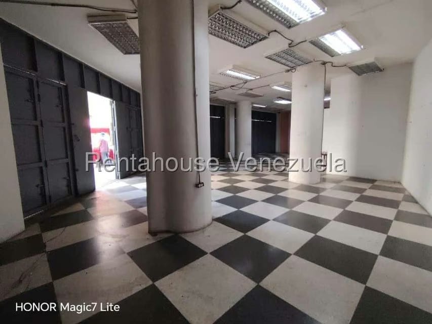 Comercial (Local Comercial) en Alquiler en Parroquia La Candelaria, Distrito Metropolitano - 5