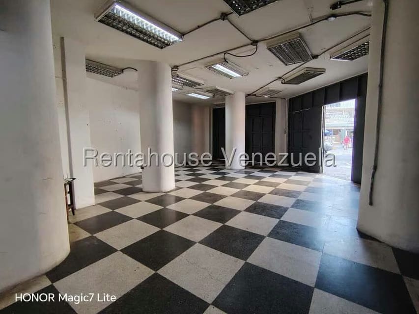 Comercial (Local Comercial) en Alquiler en Parroquia La Candelaria, Distrito Metropolitano - 7