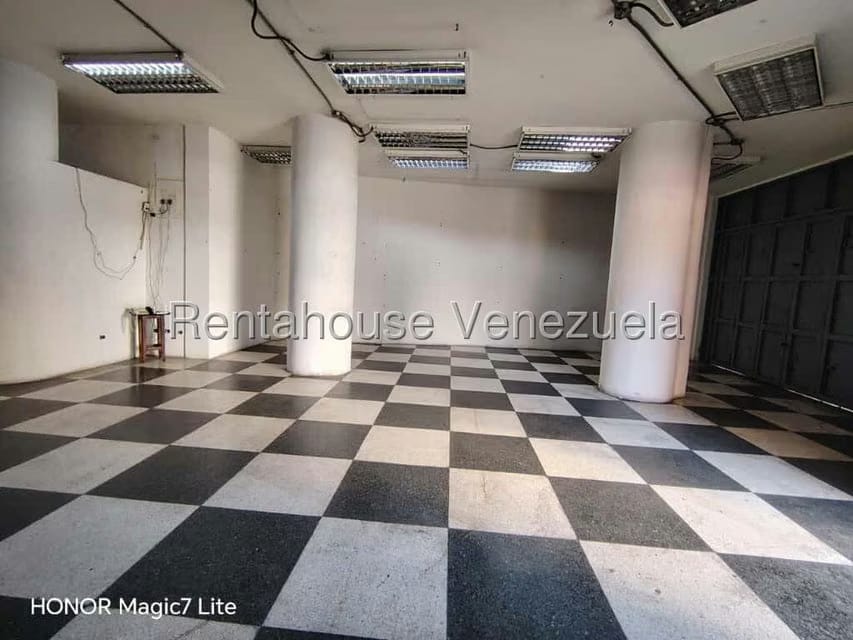 Comercial (Local Comercial) en Alquiler en Parroquia La Candelaria, Distrito Metropolitano - 8