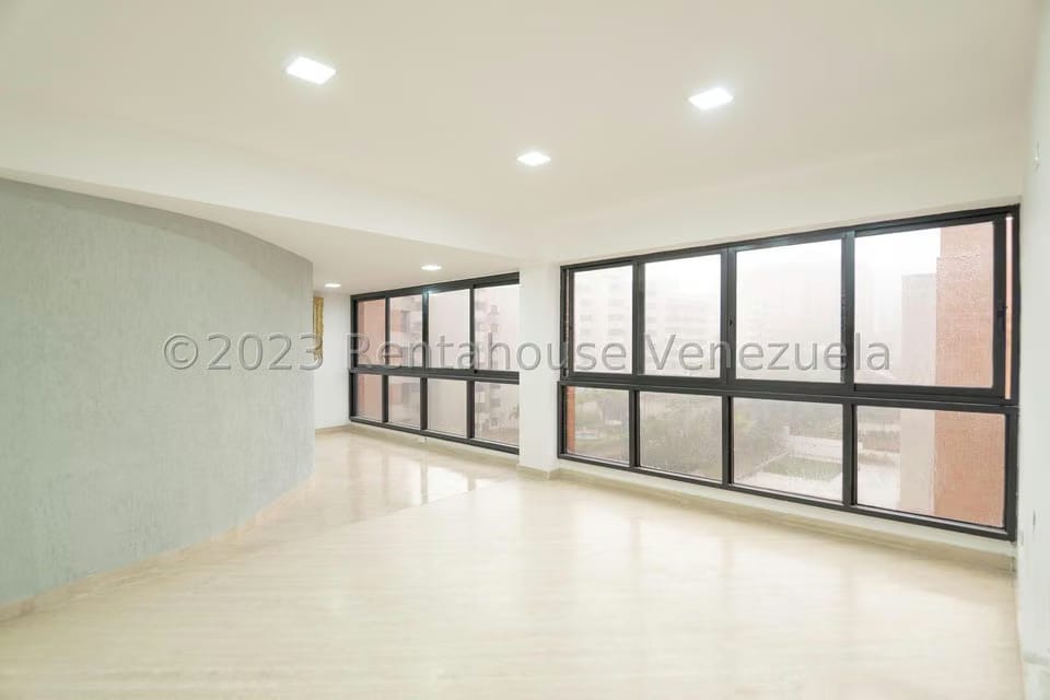Apartamento (Penthouse) en Venta en Colinas de Valle Arriba, Distrito Metropolitano - 26