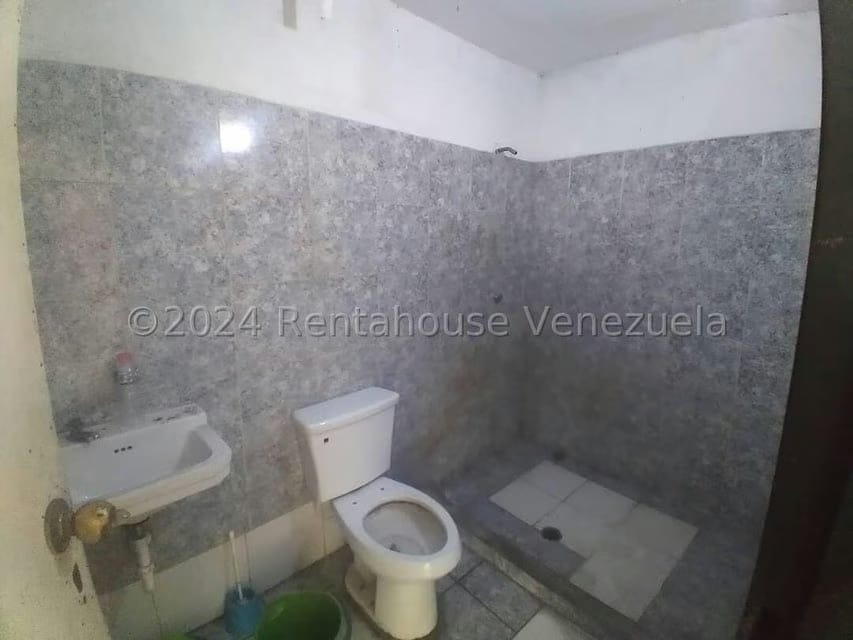 Terreno (Comercial) en Venta en Parroquia Catedral, Lara - 24