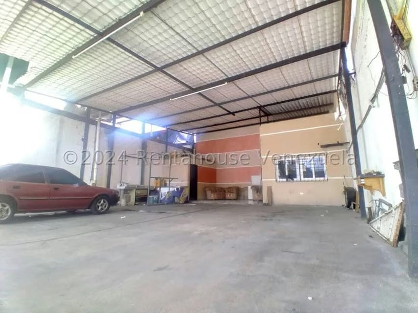 Terreno (Comercial) en Venta en Parroquia Catedral, Lara - 28