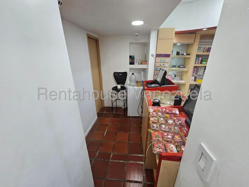 Comercial (Local Comercial) en Alquiler en Manzanares, Distrito Metropolitano - 23