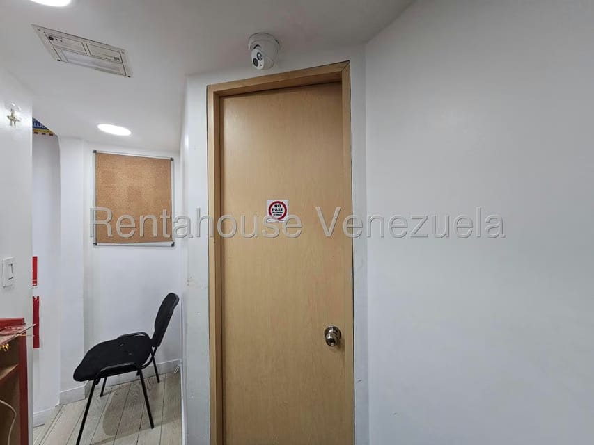 Comercial (Local Comercial) en Alquiler en Manzanares, Distrito Metropolitano - 25