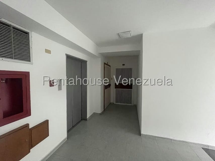Apartamento (1 Nivel) en Alquiler en Las Chimeneas, Carabobo - 2