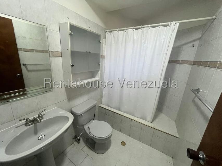 Apartamento (1 Nivel) en Alquiler en Las Chimeneas, Carabobo - 18