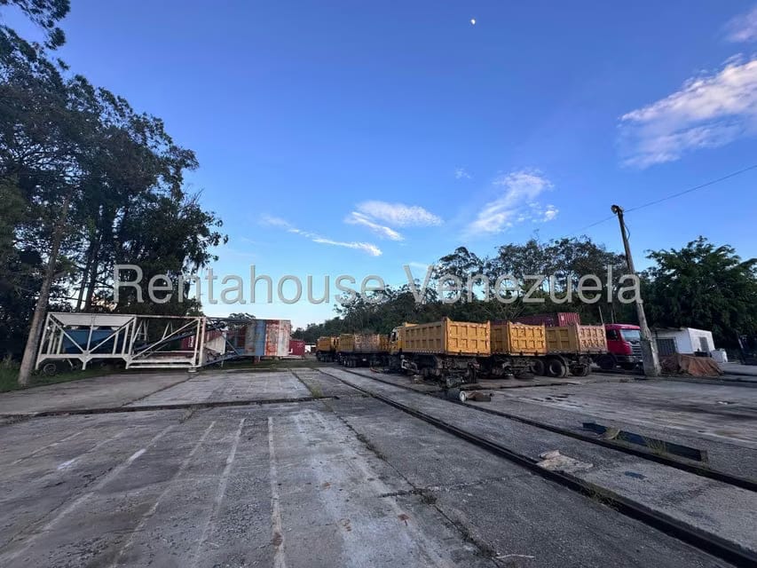 Terreno (Comercial) en Venta en La Rosaleda, Miranda - 12