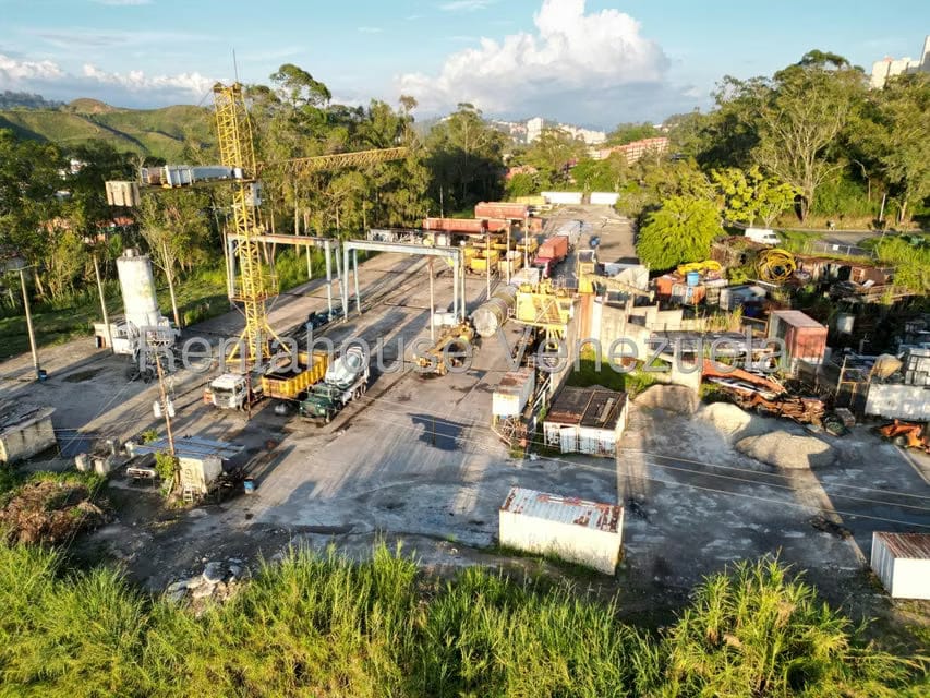 Terreno (Comercial) en Venta en La Rosaleda, Miranda - 13
