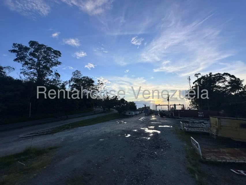 Terreno (Comercial) en Venta en La Rosaleda, Miranda - 9