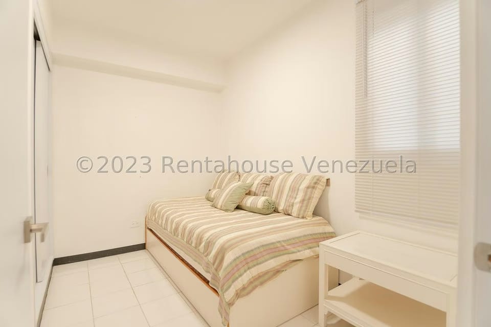 Apartamento (Duplex) en Alquiler en Los Palos Grandes, Distrito Metropolitano - 30