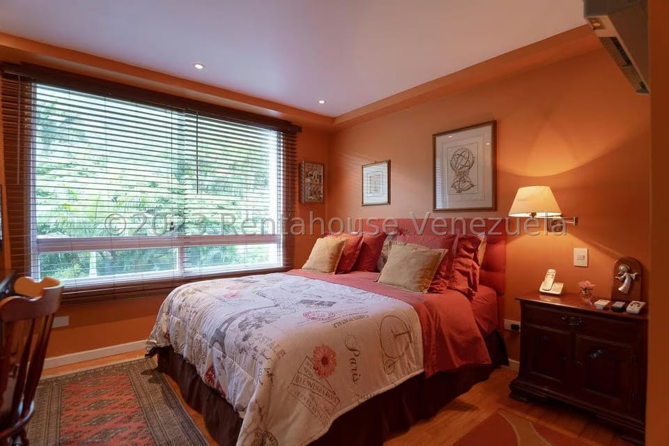 Apartamento (Duplex) en Alquiler en Los Palos Grandes, Distrito Metropolitano - 33