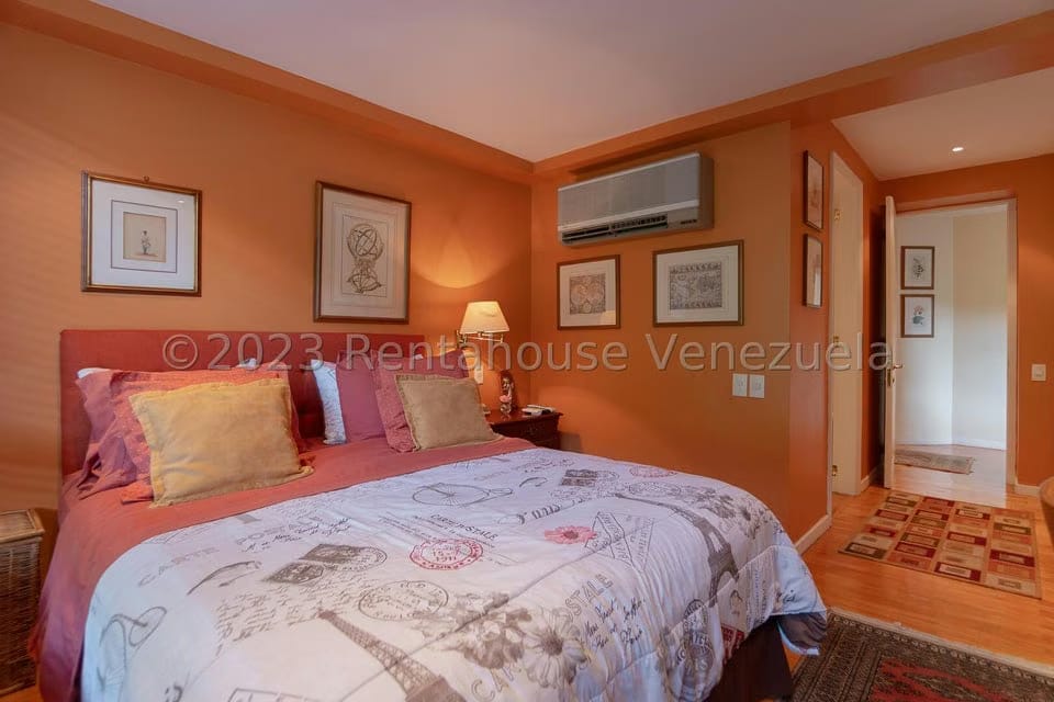 Apartamento (Duplex) en Alquiler en Los Palos Grandes, Distrito Metropolitano - 34