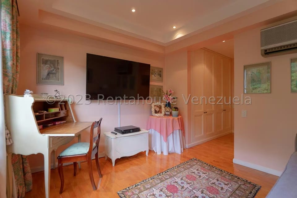 Apartamento (Duplex) en Alquiler en Los Palos Grandes, Distrito Metropolitano - 37