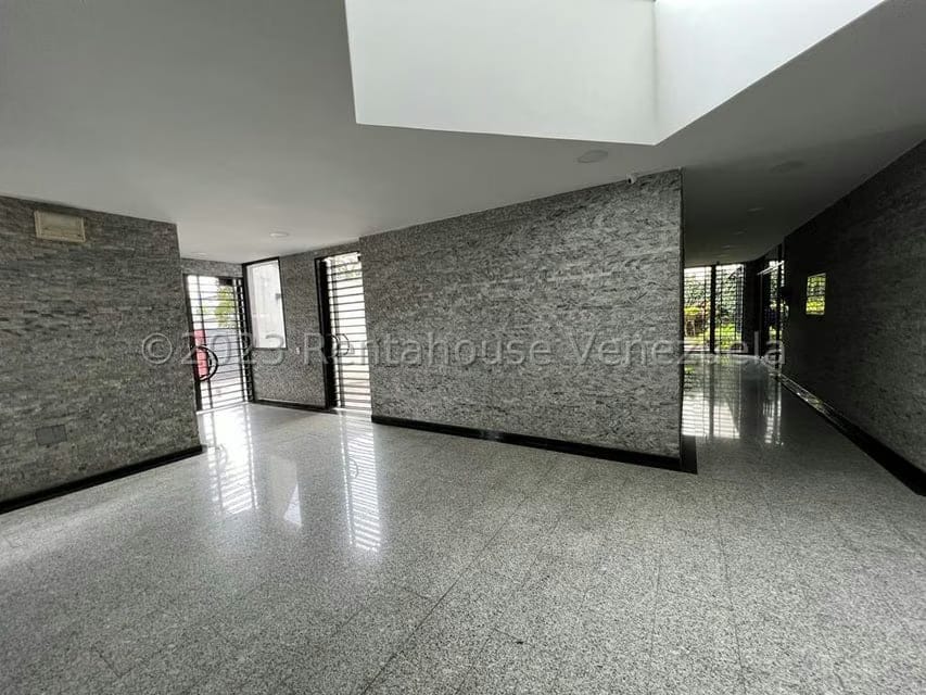 Apartamento (Duplex) en Alquiler en Los Palos Grandes, Distrito Metropolitano - 5