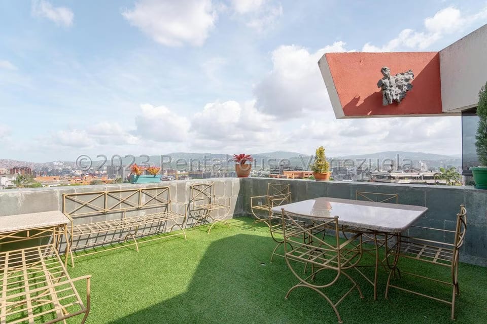 Apartamento (Duplex) en Alquiler en Los Palos Grandes, Distrito Metropolitano - 58