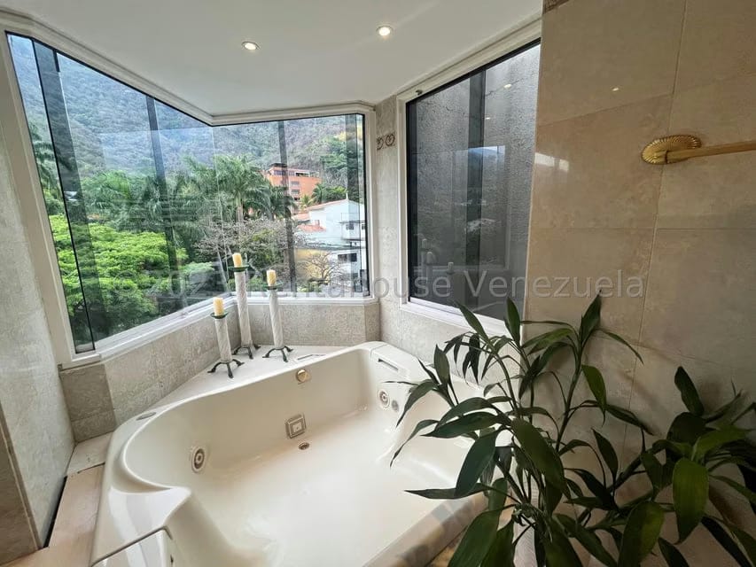 Apartamento (Duplex) en Alquiler en Los Palos Grandes, Distrito Metropolitano - 66