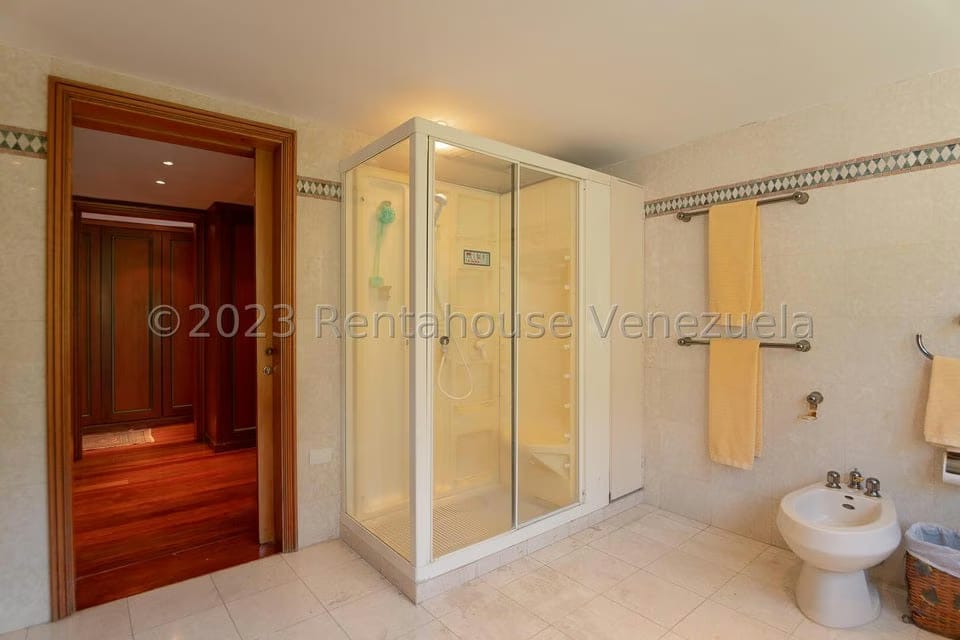 Apartamento (Duplex) en Alquiler en Los Palos Grandes, Distrito Metropolitano - 69