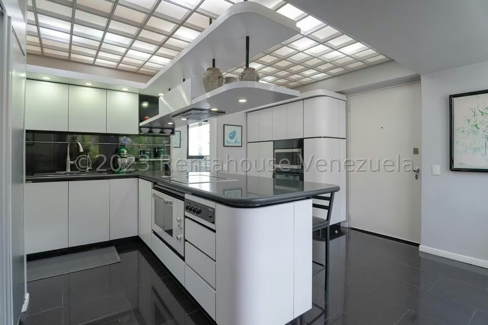Apartamento (Duplex) en Alquiler en Los Palos Grandes, Distrito Metropolitano - 73