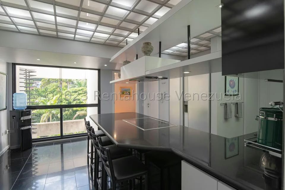 Apartamento (Duplex) en Alquiler en Los Palos Grandes, Distrito Metropolitano - 75