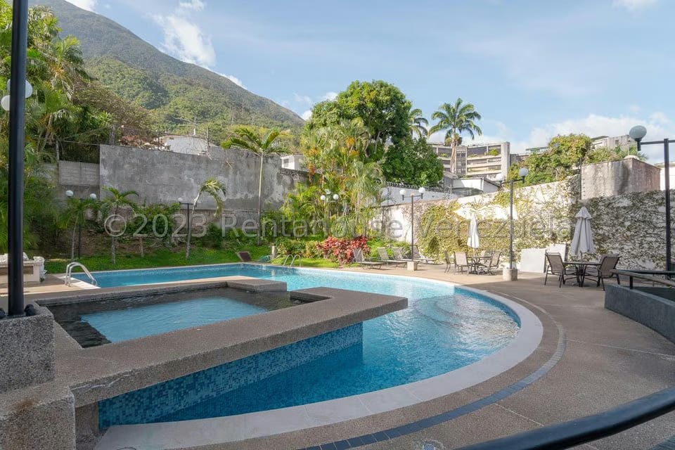 Apartamento (Duplex) en Alquiler en Los Palos Grandes, Distrito Metropolitano - 77