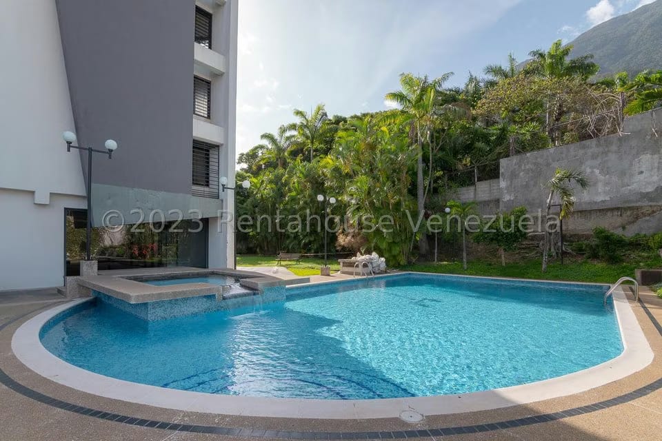 Apartamento (Duplex) en Alquiler en Los Palos Grandes, Distrito Metropolitano - 78