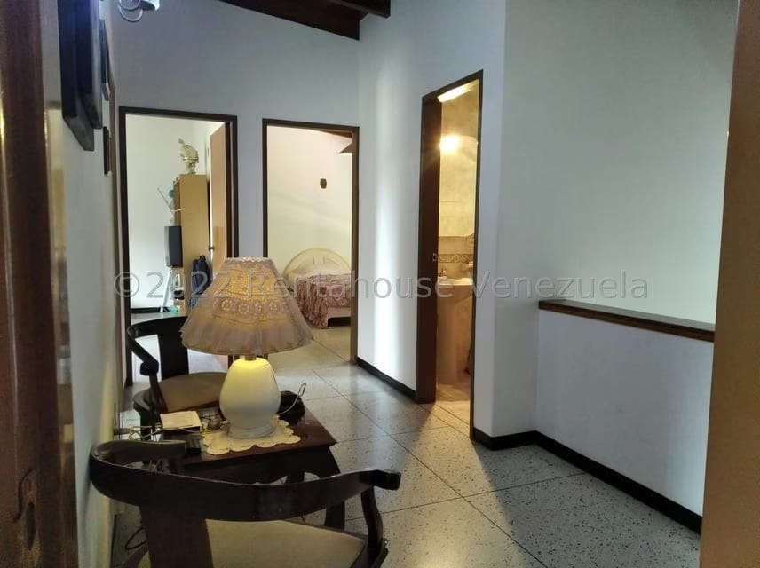 Casa (Duplex) en Venta en Colinas de Santa Monica, Distrito Metropolitano - 16