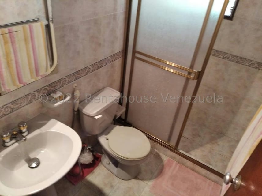 Casa (Duplex) en Venta en Colinas de Santa Monica, Distrito Metropolitano - 23