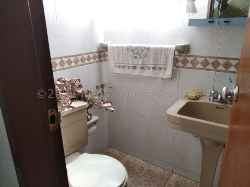 Casa (Duplex) en Venta en Colinas de Santa Monica, Distrito Metropolitano - 8