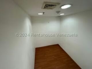 Comercial (Local Comercial) en Alquiler en Terrazas del Club Hipico, Distrito Metropolitano - 3