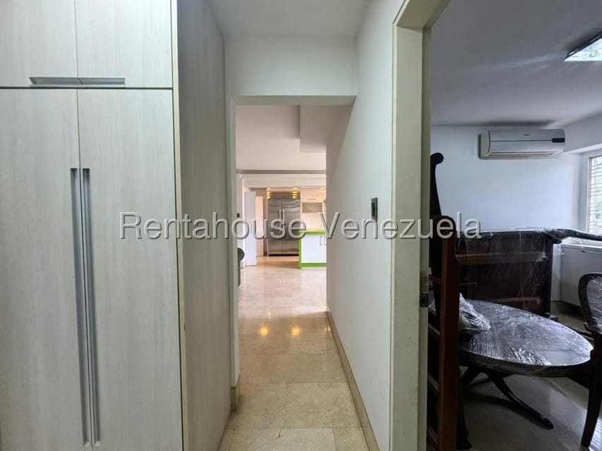 Apartamento (1 Nivel) en Venta en Colinas de Los Chaguaramos, Distrito Metropolitano - 15