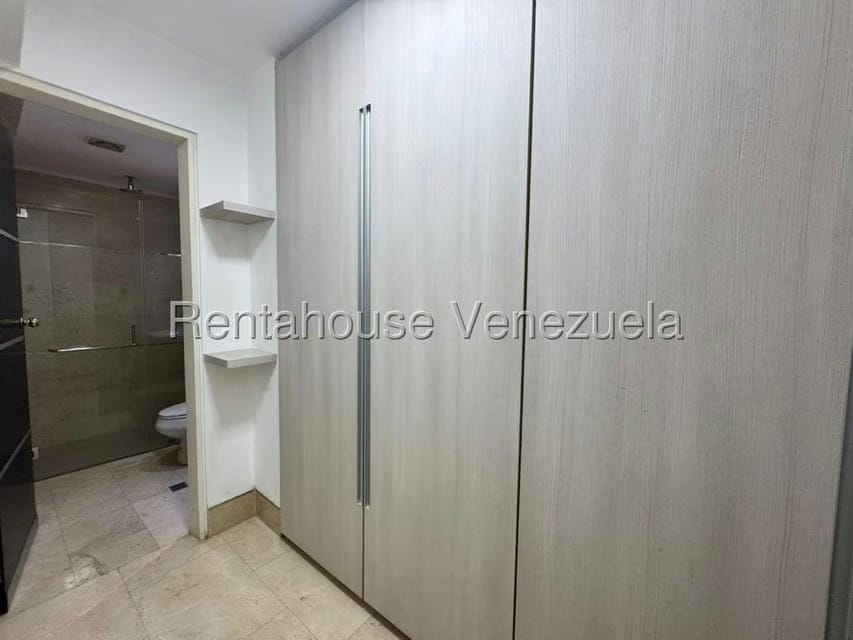 Apartamento (1 Nivel) en Venta en Colinas de Los Chaguaramos, Distrito Metropolitano - 20