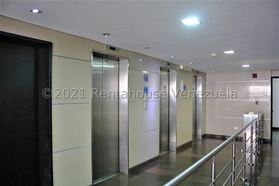 Comercial (Consultorio Medico) en Alquiler en Los Ruices, Distrito Metropolitano - 2