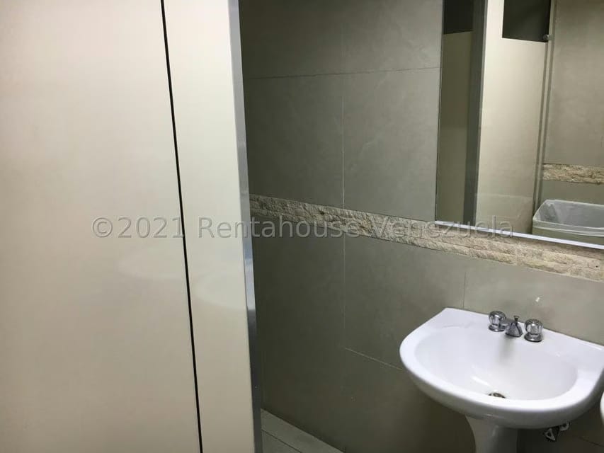 Comercial (Consultorio Medico) en Alquiler en Los Ruices, Distrito Metropolitano - 9