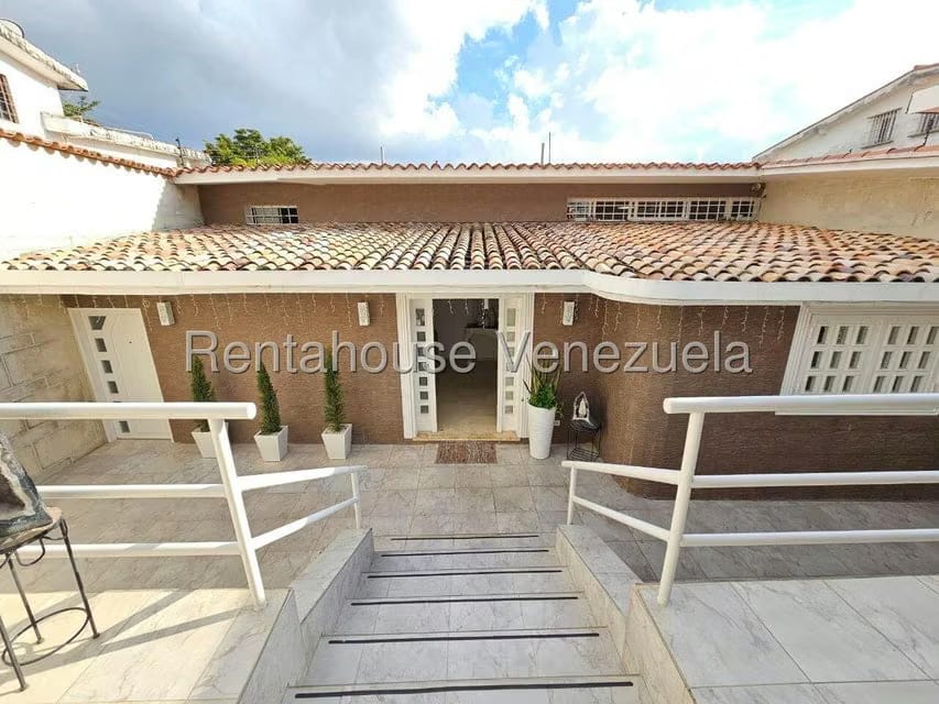 Casa (Multipes Niveles) en Venta en Cumbres de Curumo, Distrito Metropolitano