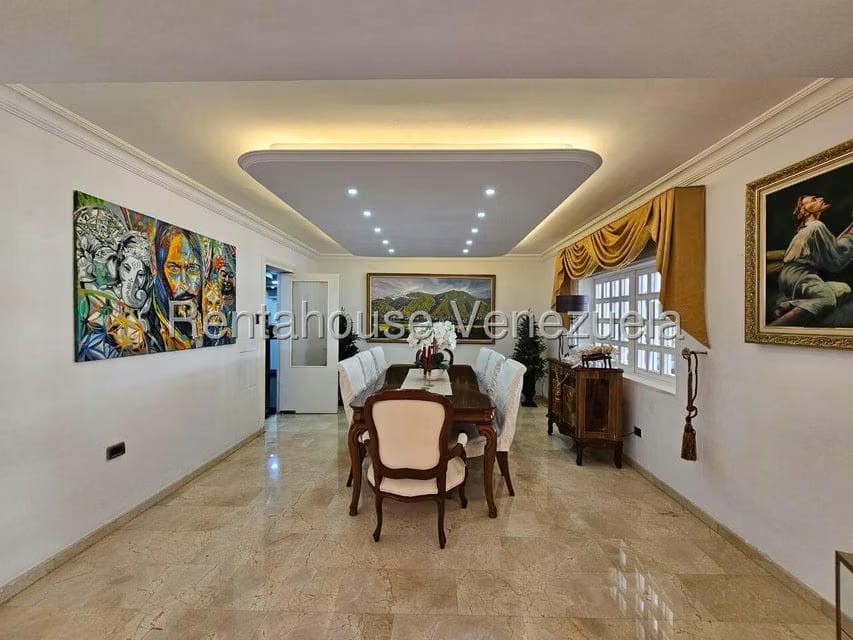 Casa (Multipes Niveles) en Venta en Cumbres de Curumo, Distrito Metropolitano - 11