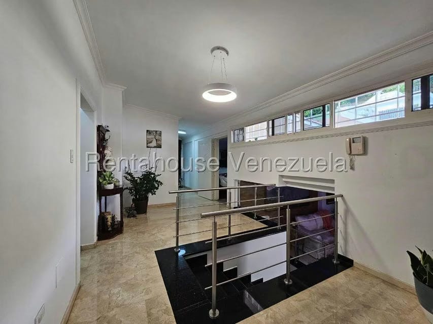 Casa (Multipes Niveles) en Venta en Cumbres de Curumo, Distrito Metropolitano - 105