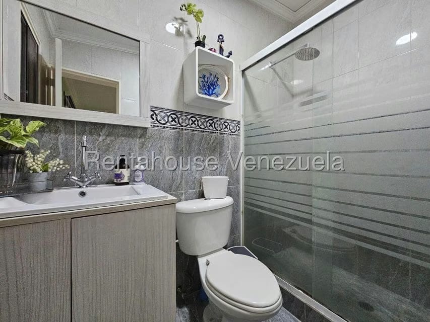 Casa (Multipes Niveles) en Venta en Cumbres de Curumo, Distrito Metropolitano - 108