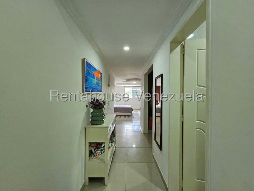 Casa (Multipes Niveles) en Venta en Cumbres de Curumo, Distrito Metropolitano - 117