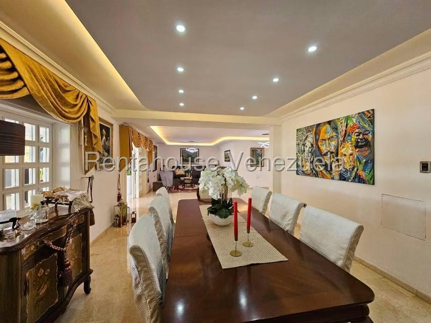 Casa (Multipes Niveles) en Venta en Cumbres de Curumo, Distrito Metropolitano - 13
