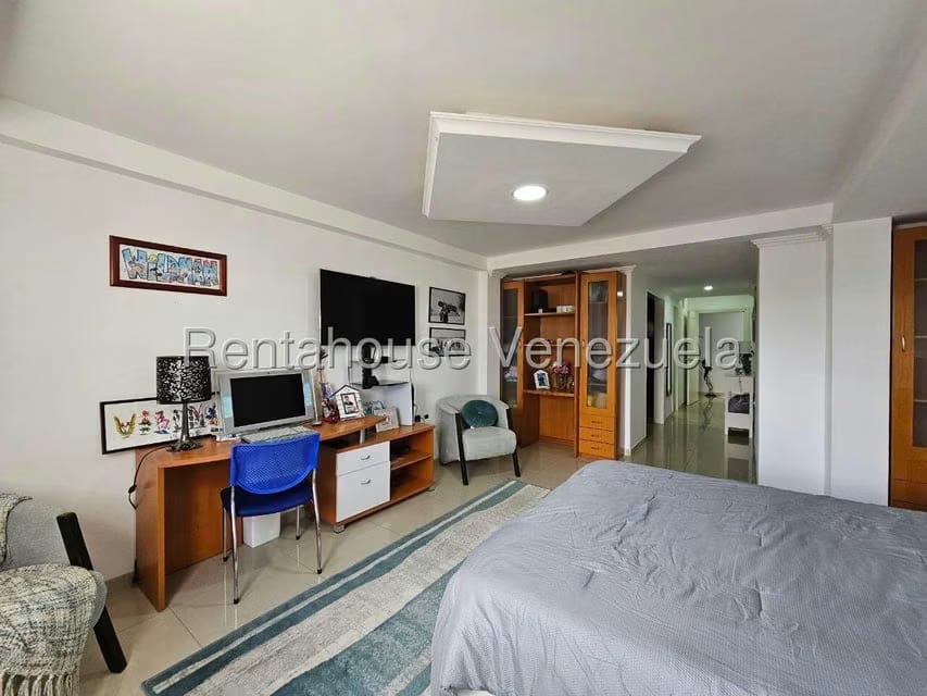 Casa (Multipes Niveles) en Venta en Cumbres de Curumo, Distrito Metropolitano - 121