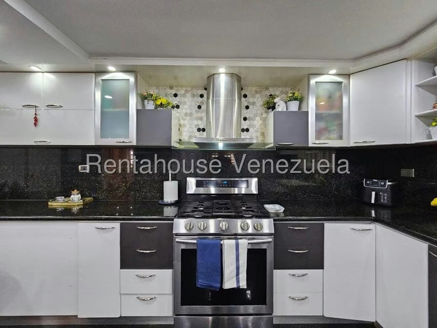 Casa (Multipes Niveles) en Venta en Cumbres de Curumo, Distrito Metropolitano - 18