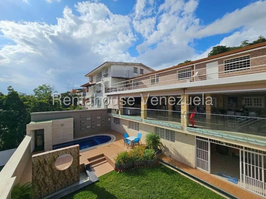 Casa (Multipes Niveles) en Venta en Cumbres de Curumo, Distrito Metropolitano - 34
