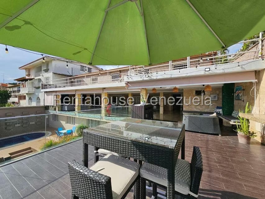 Casa (Multipes Niveles) en Venta en Cumbres de Curumo, Distrito Metropolitano - 37