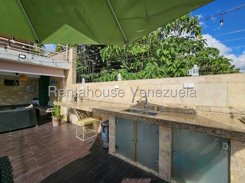 Casa (Multipes Niveles) en Venta en Cumbres de Curumo, Distrito Metropolitano - 38