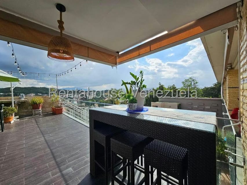 Casa (Multipes Niveles) en Venta en Cumbres de Curumo, Distrito Metropolitano - 42